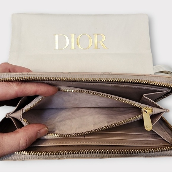 Lady Dior Cannage Large Patent Leather Zip-Around Wallet, lavender - Picture 13 of 16